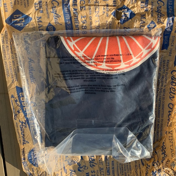 LA Aztecs 1976 Soccer T-Shirt - Los Angeles Aztecs - Brand New with Tags - Picture 3 of 4